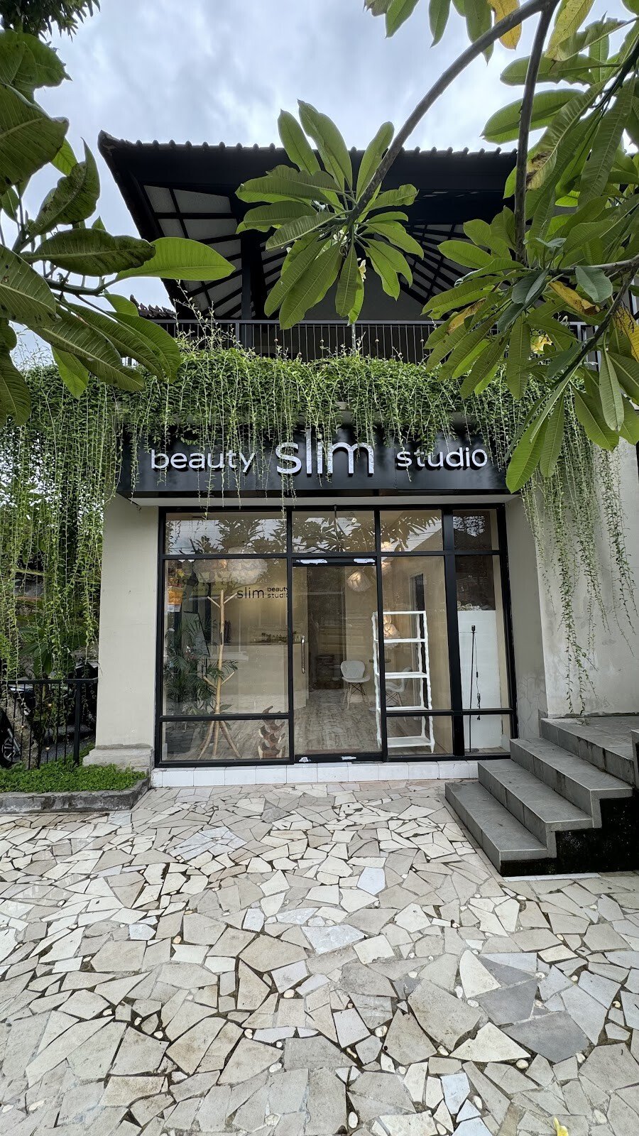 SLIM beauty studio - Simple pleasures