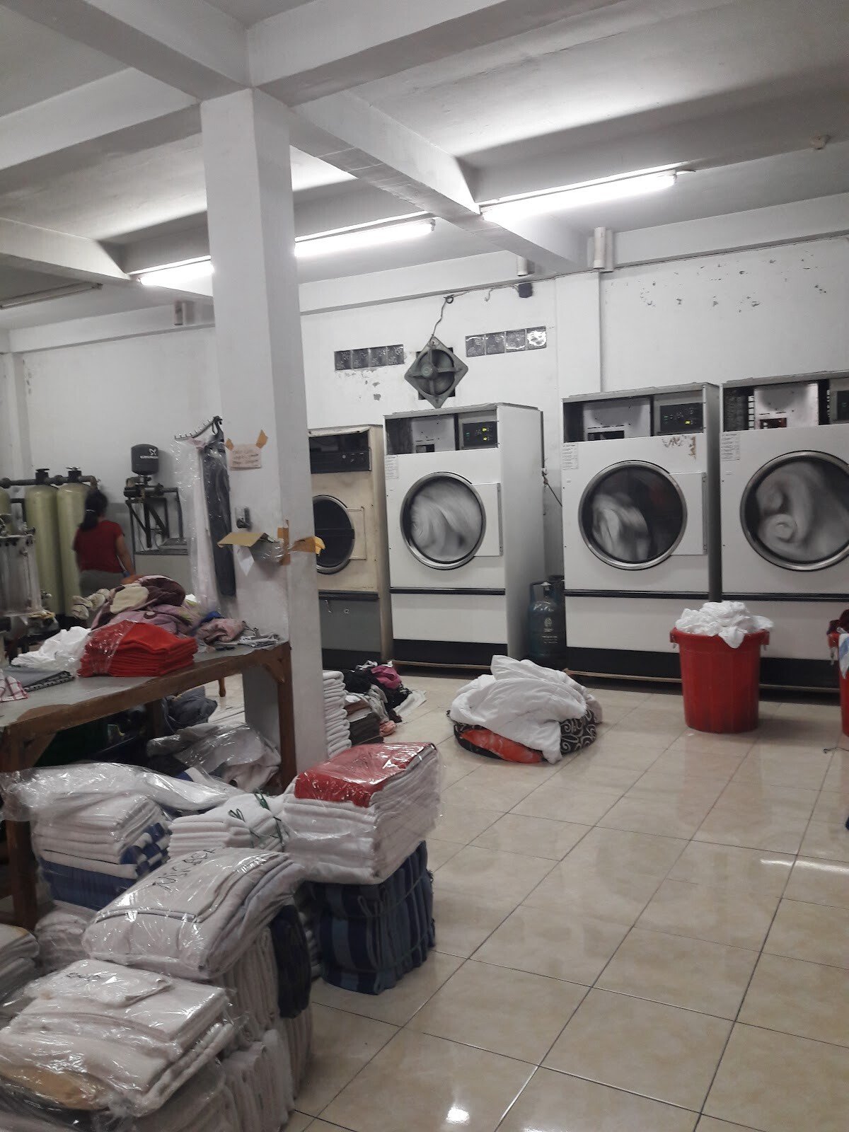 Clear’s Mira Laundry (Pusat Cuci Karpet)