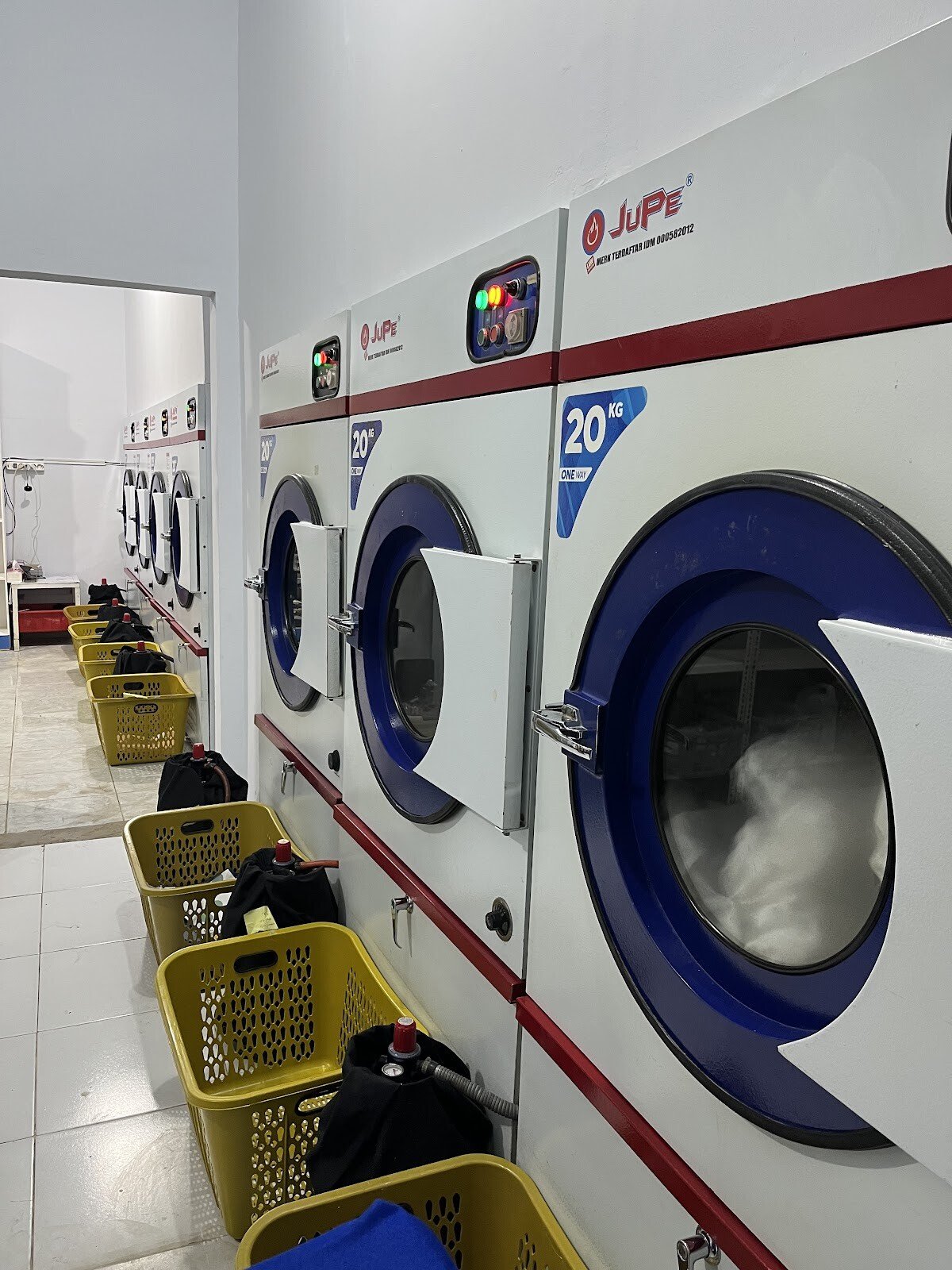 Delapan Laundry Express