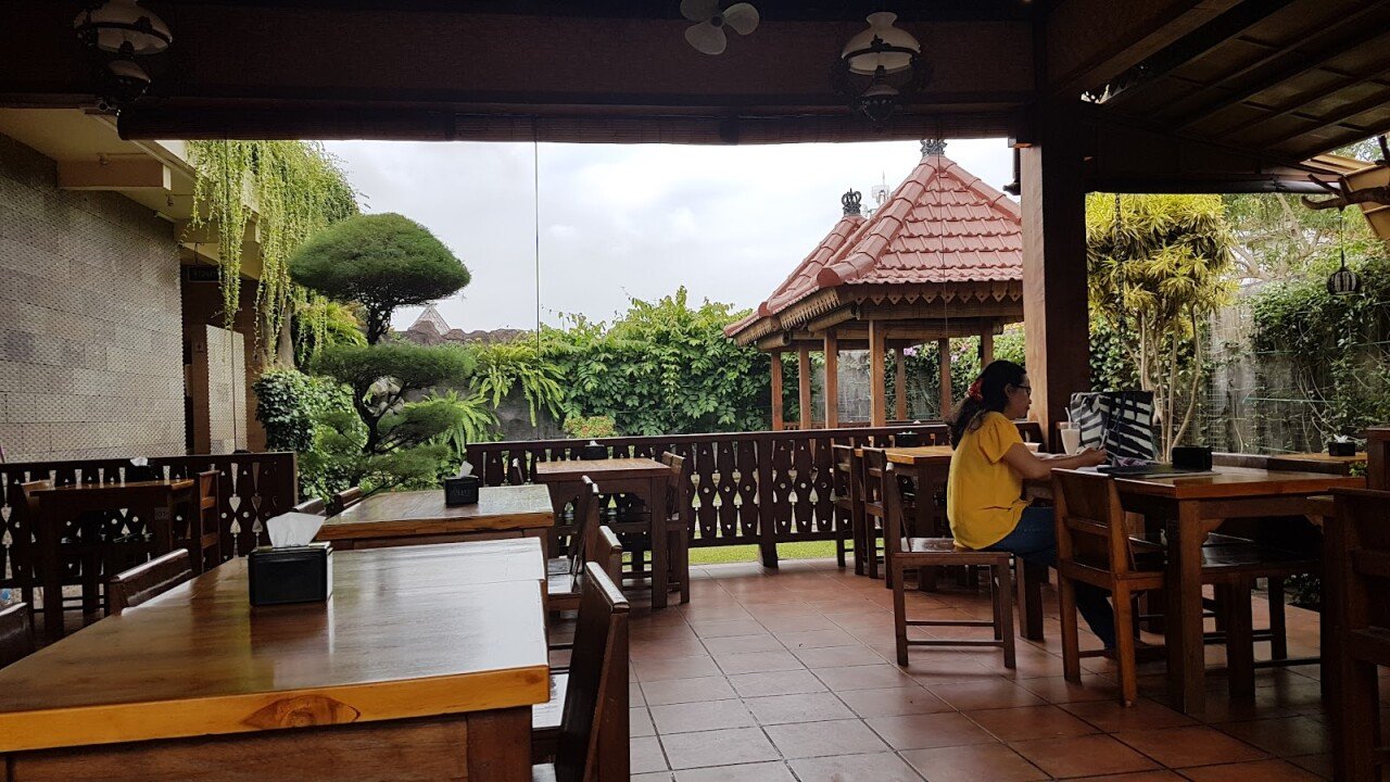 Waroeng Kampoeng Chinese Food & Seafood