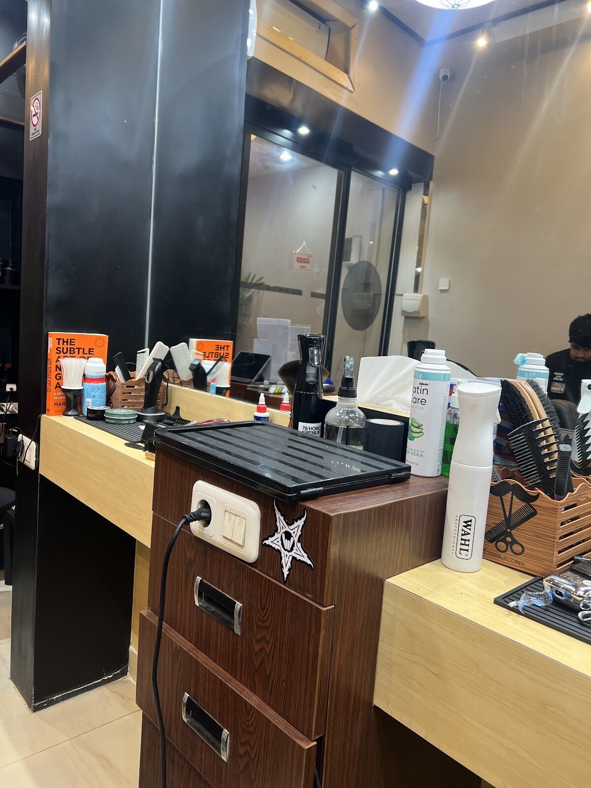 Sam The men Barbershop (by canggu barber)