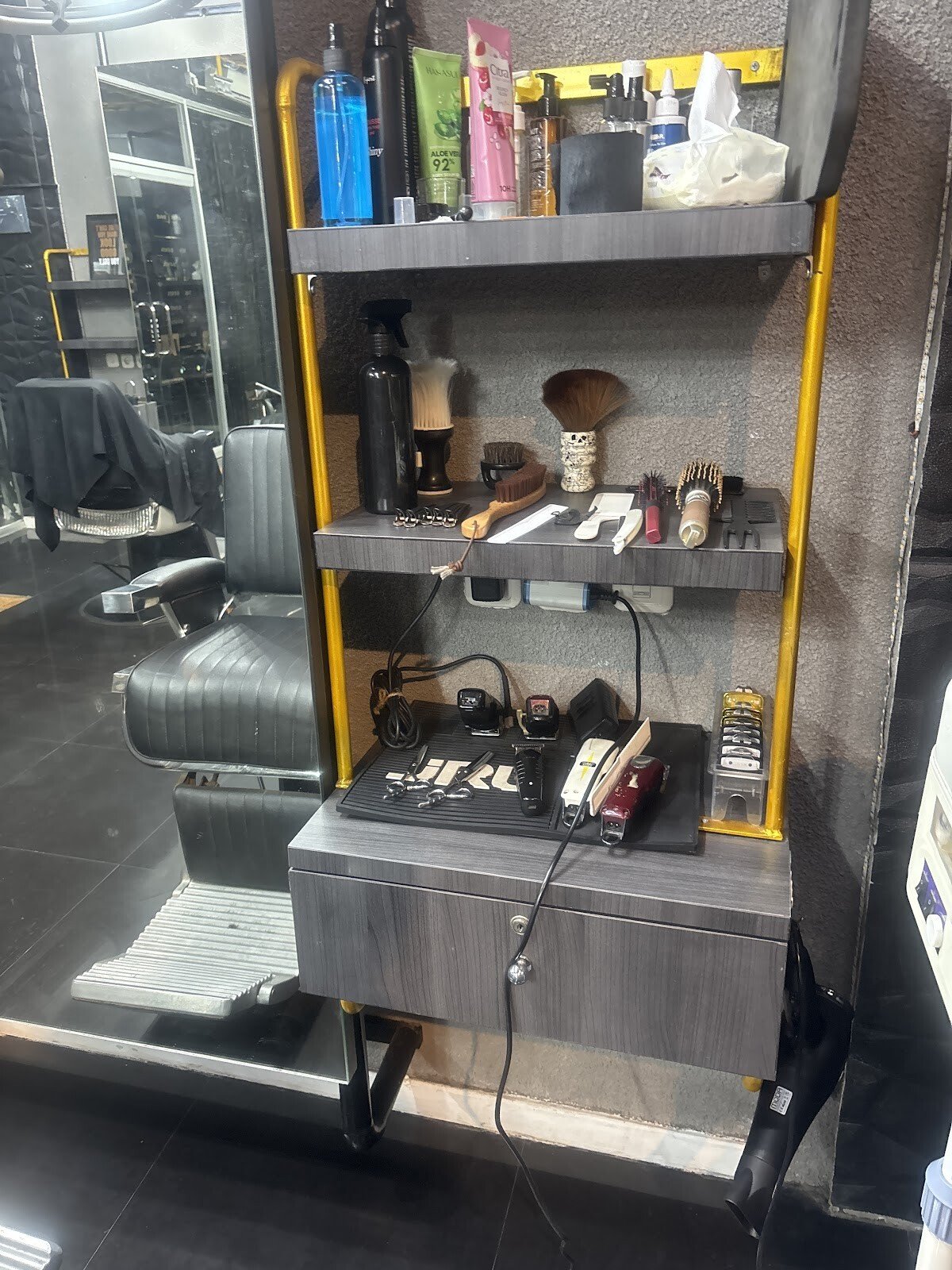AFTERSHAVE BARBERSHOP