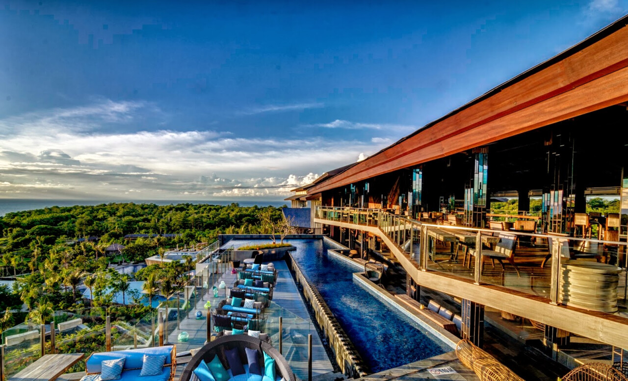 UNIQUE Rooftop Bar & Restaurant