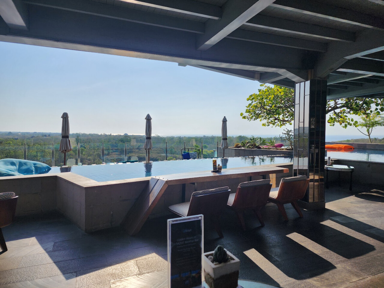 UNIQUE Rooftop Bar & Restaurant