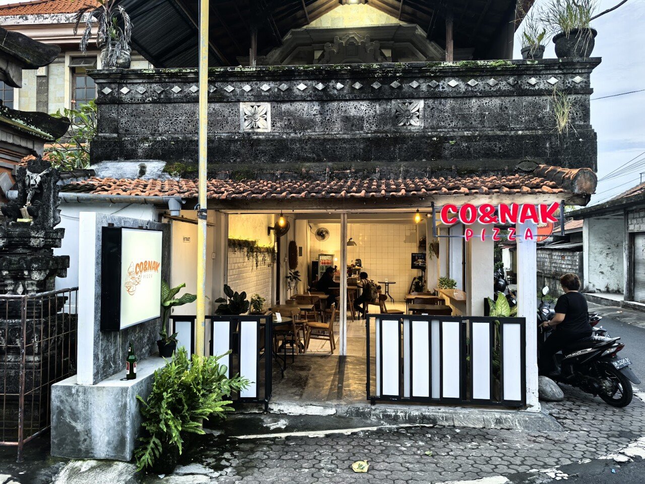 PIZZA CO&NAK