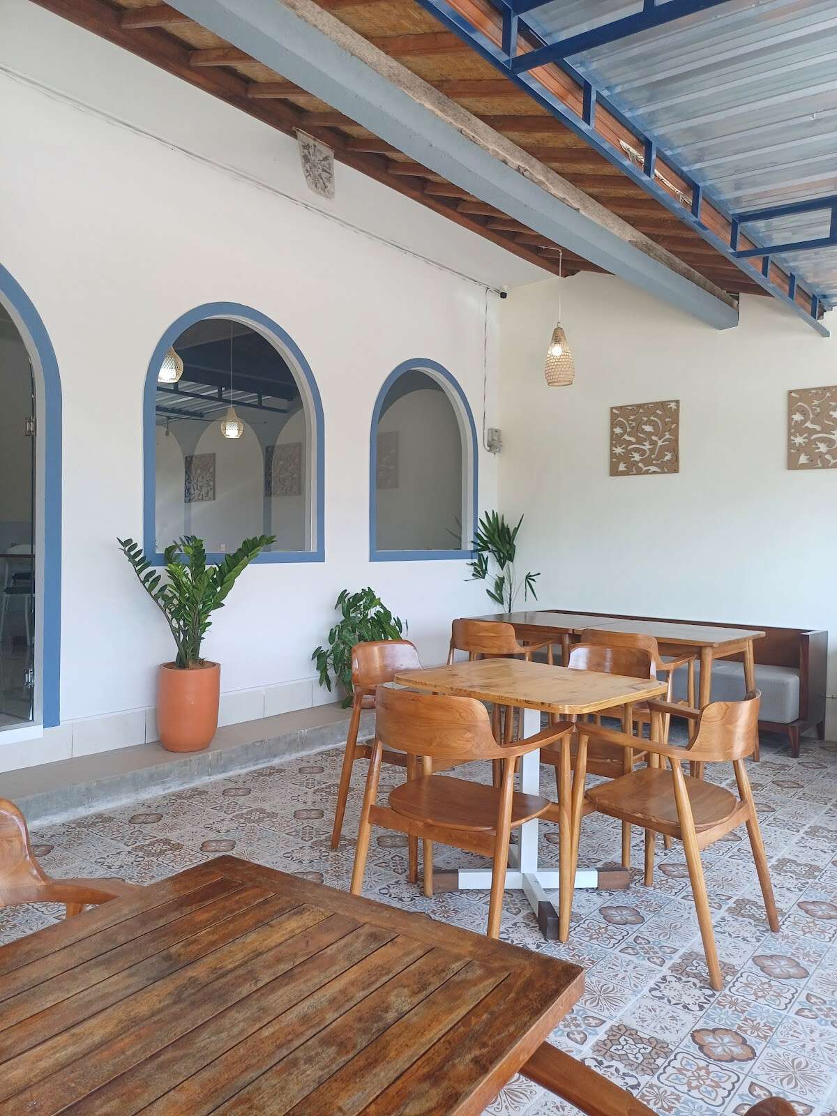 Om King Coffee & Eatery