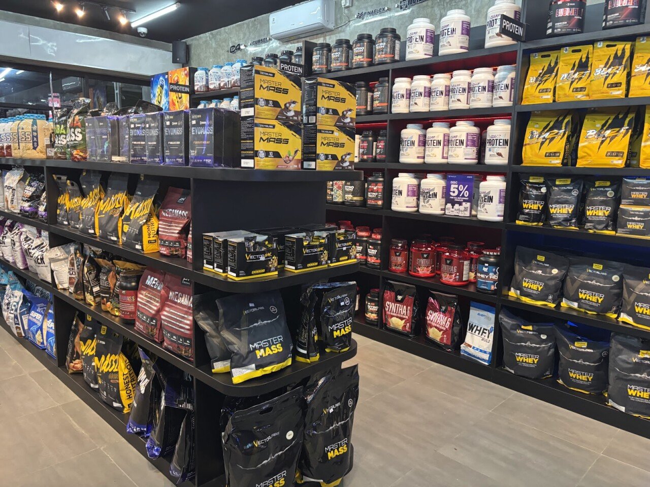 KMCR Canggu Sports Nutrition, Apparel & Protein Smoothies