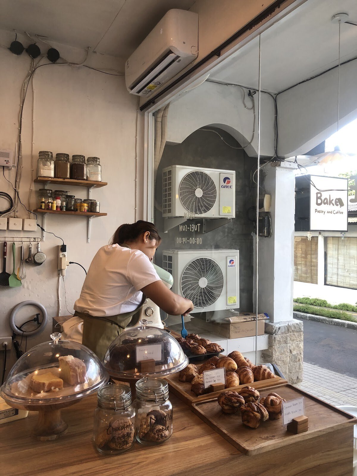 Bake Pastry and Coffee