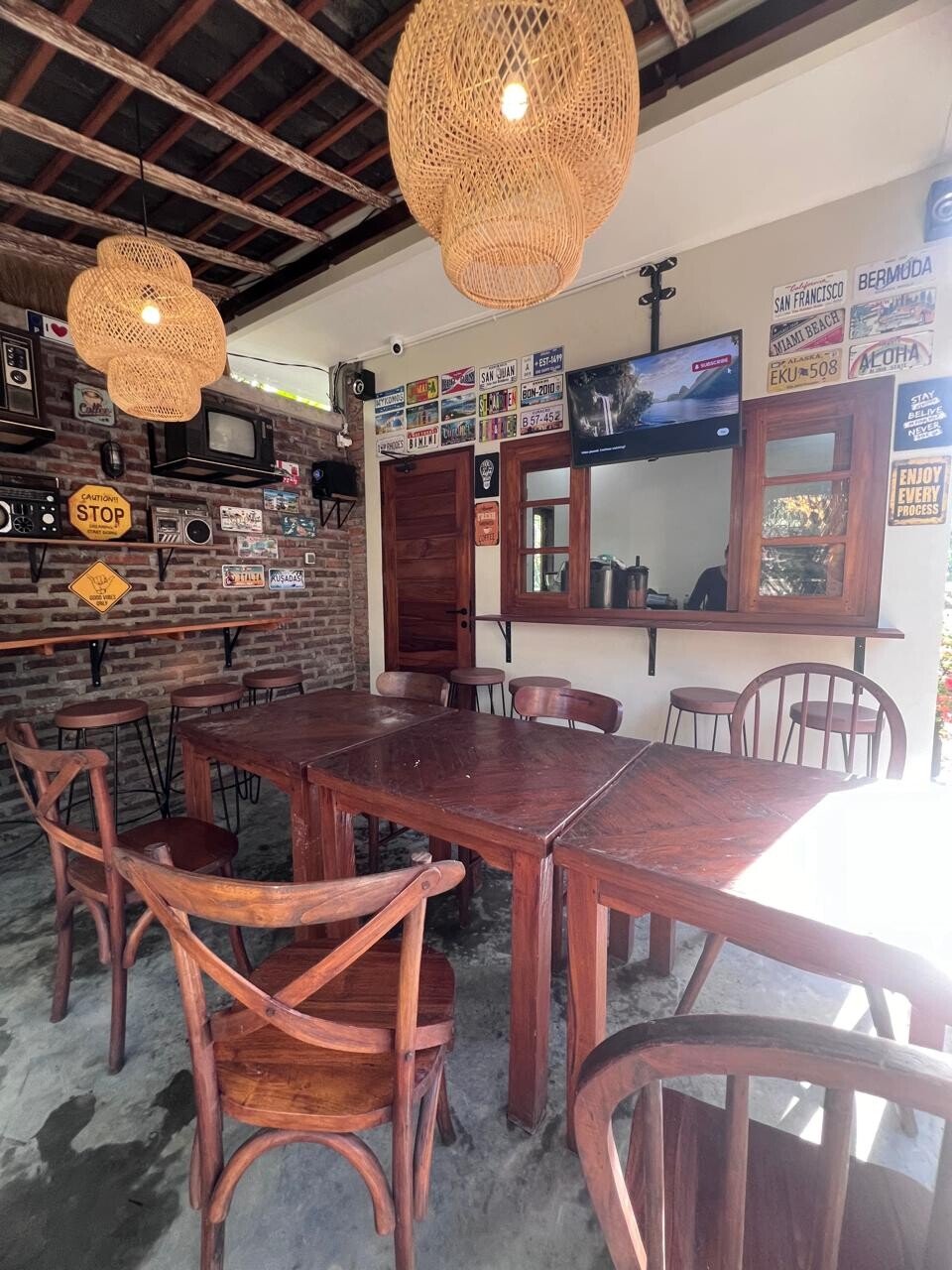 Uma Dewa Warung Coffee n Surf