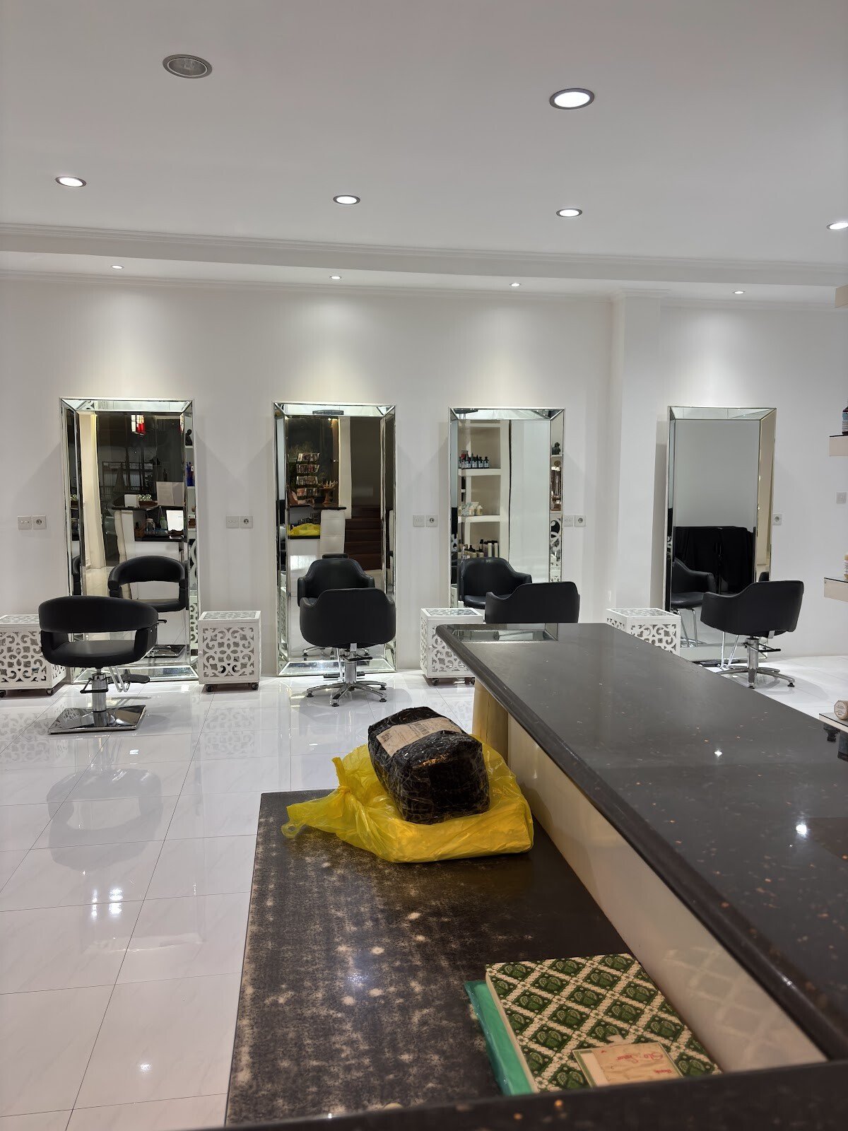 Glo Salon & Beauty Sanur