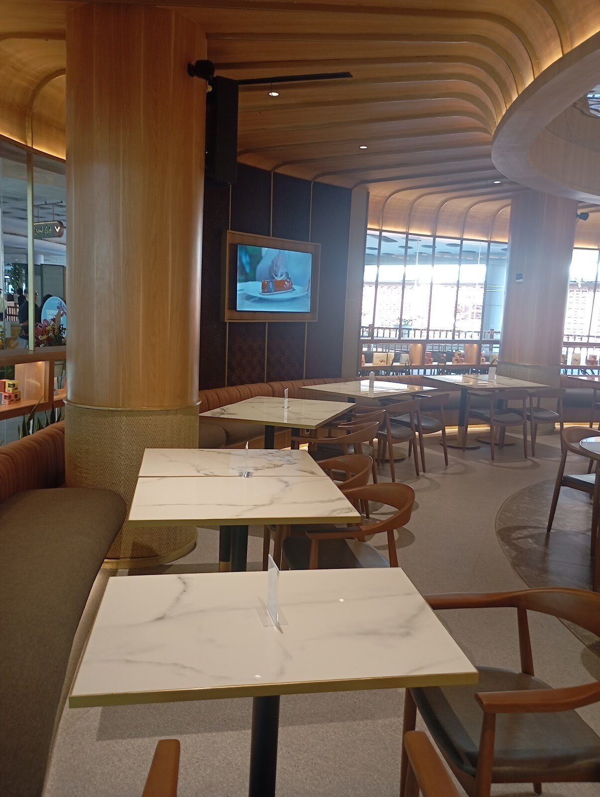 The RR Chocolate - Beachwalk Shopping Center