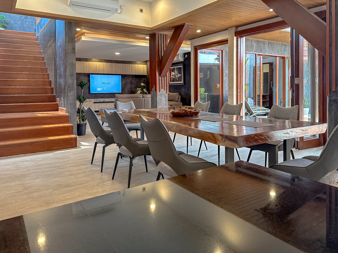 Вилла foursons villa Санур 4 и более спален