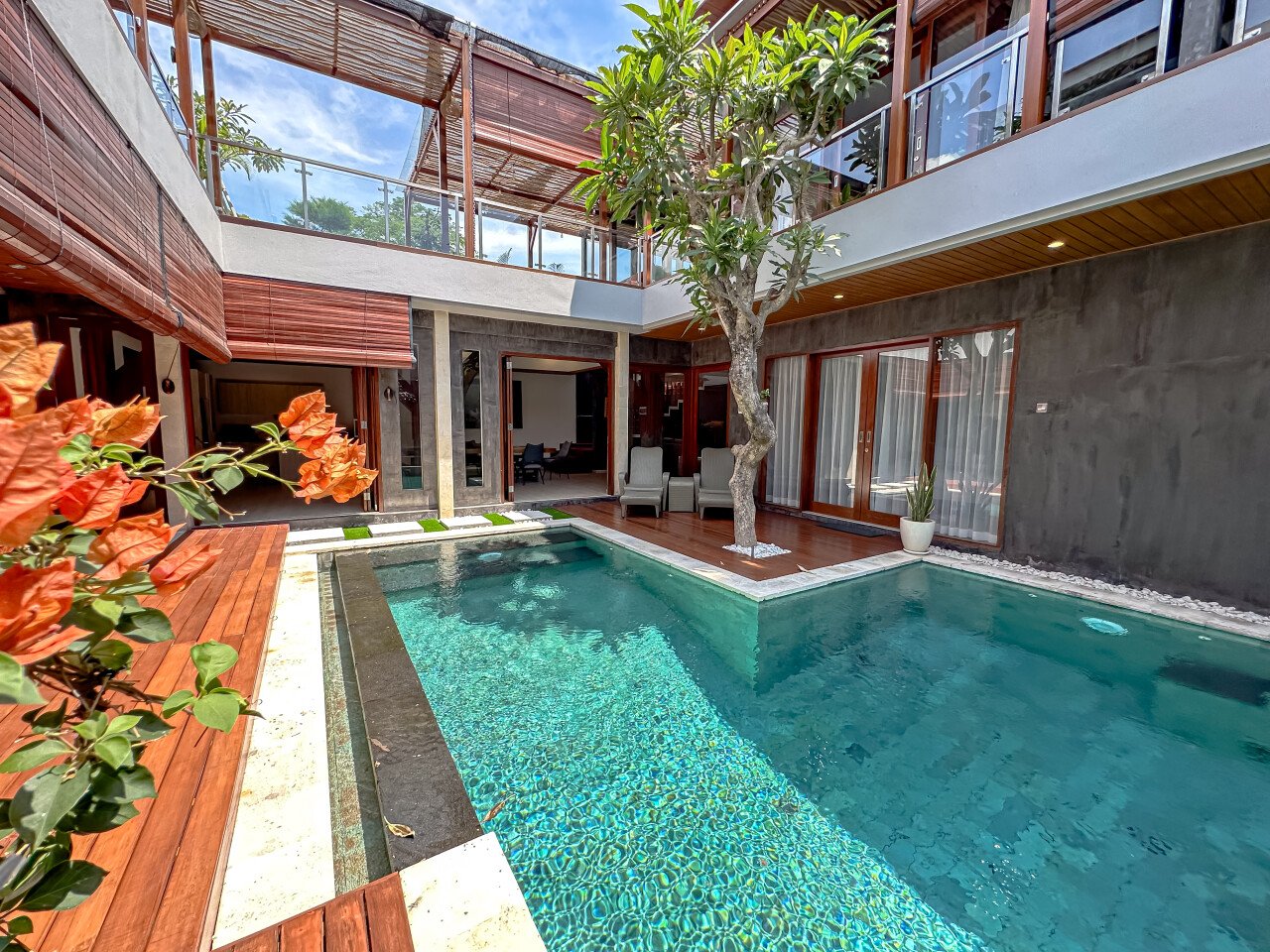 Вилла foursons villa Санур 4 и более спален
