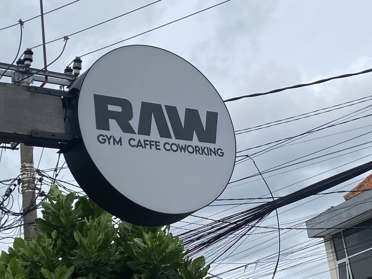 RAW gym bali