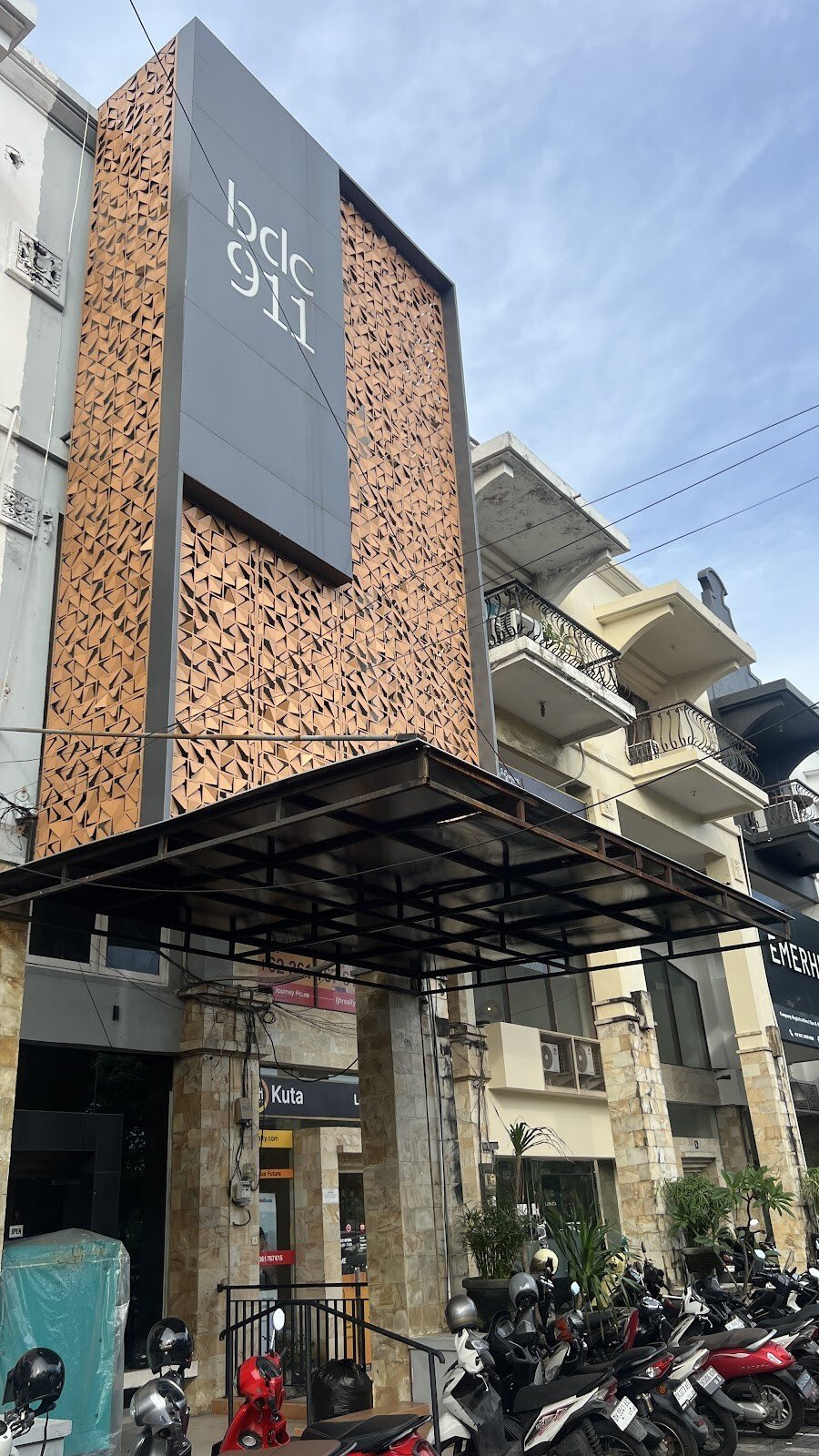 Bali Dental Clinic 911 Sunset Road