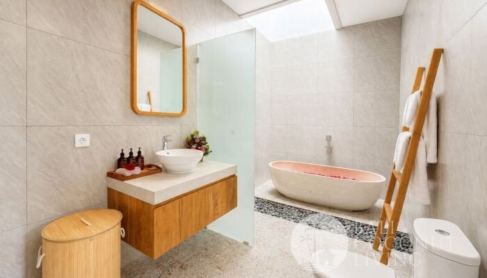 Вилла kisah modern d с бассейном Санур 3 спальни