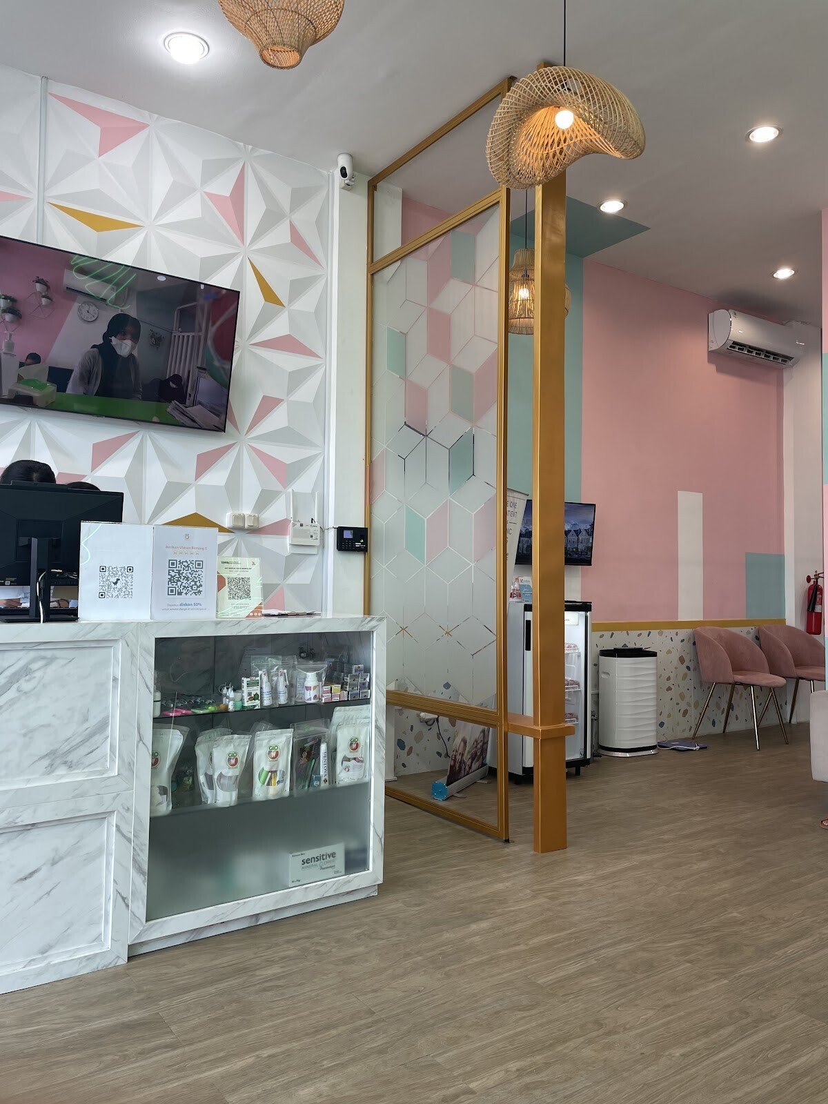 GiO Dental Care & Clinic TEUKU UMAR DENPASAR