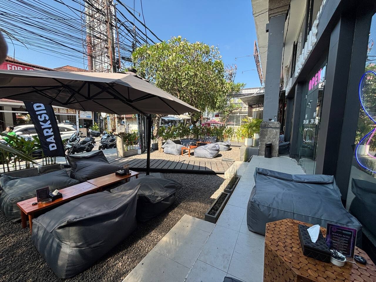 HWS & Darkside Lounge Bar
