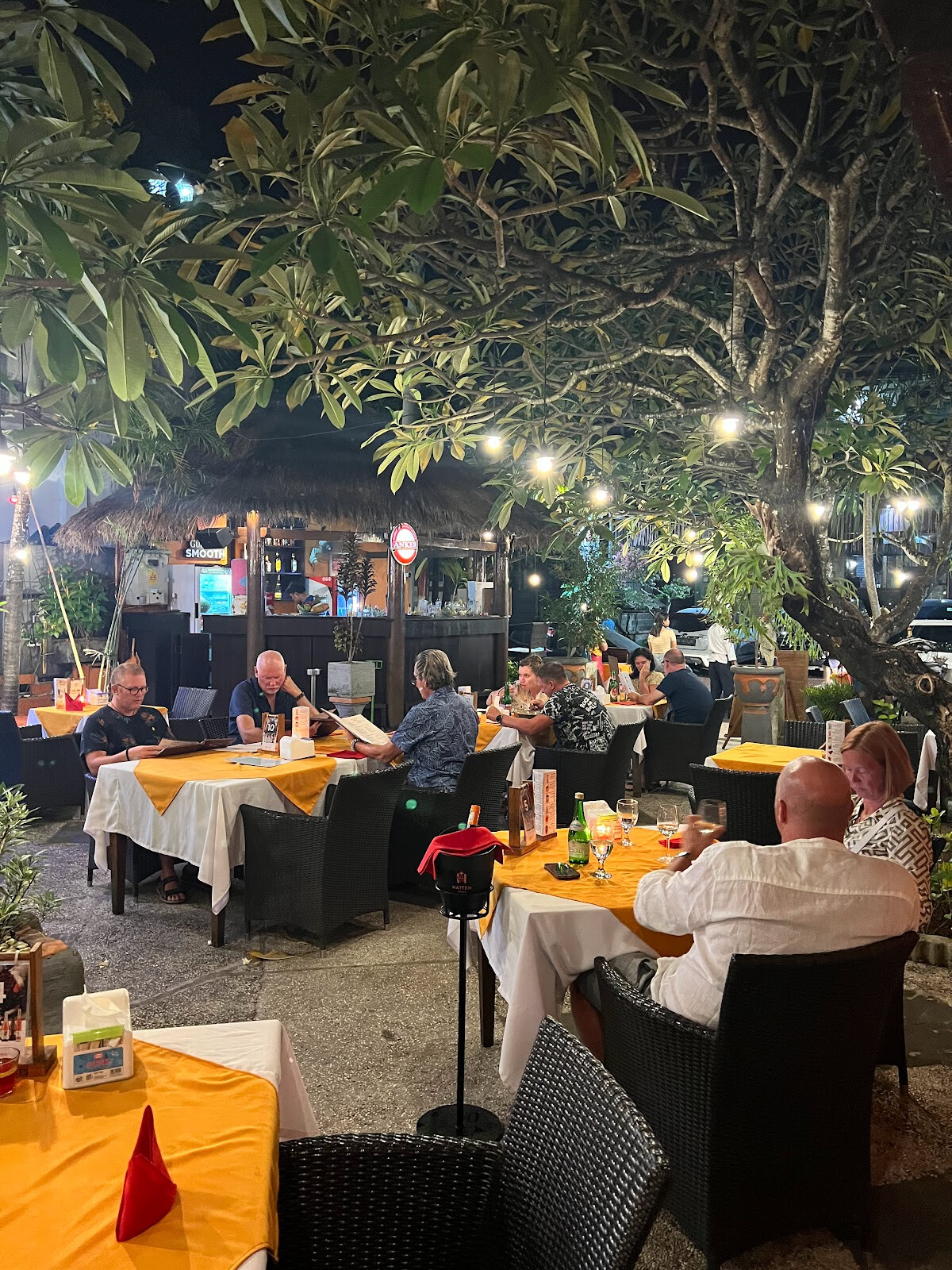 Cockatoo International Bar & Restaurant Nusa Dua