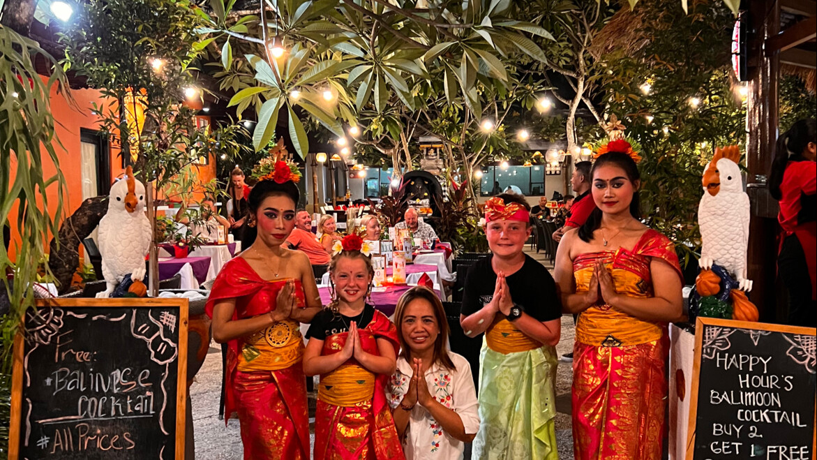 Cockatoo International Bar & Restaurant Nusa Dua