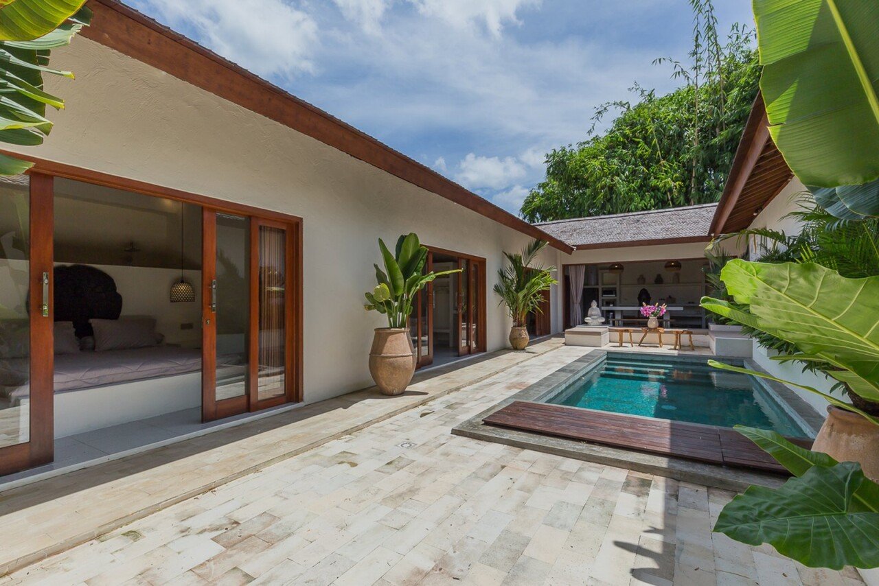 Вилла tropical villas — с бассейном и двориком Кедонганан 4 и более спален