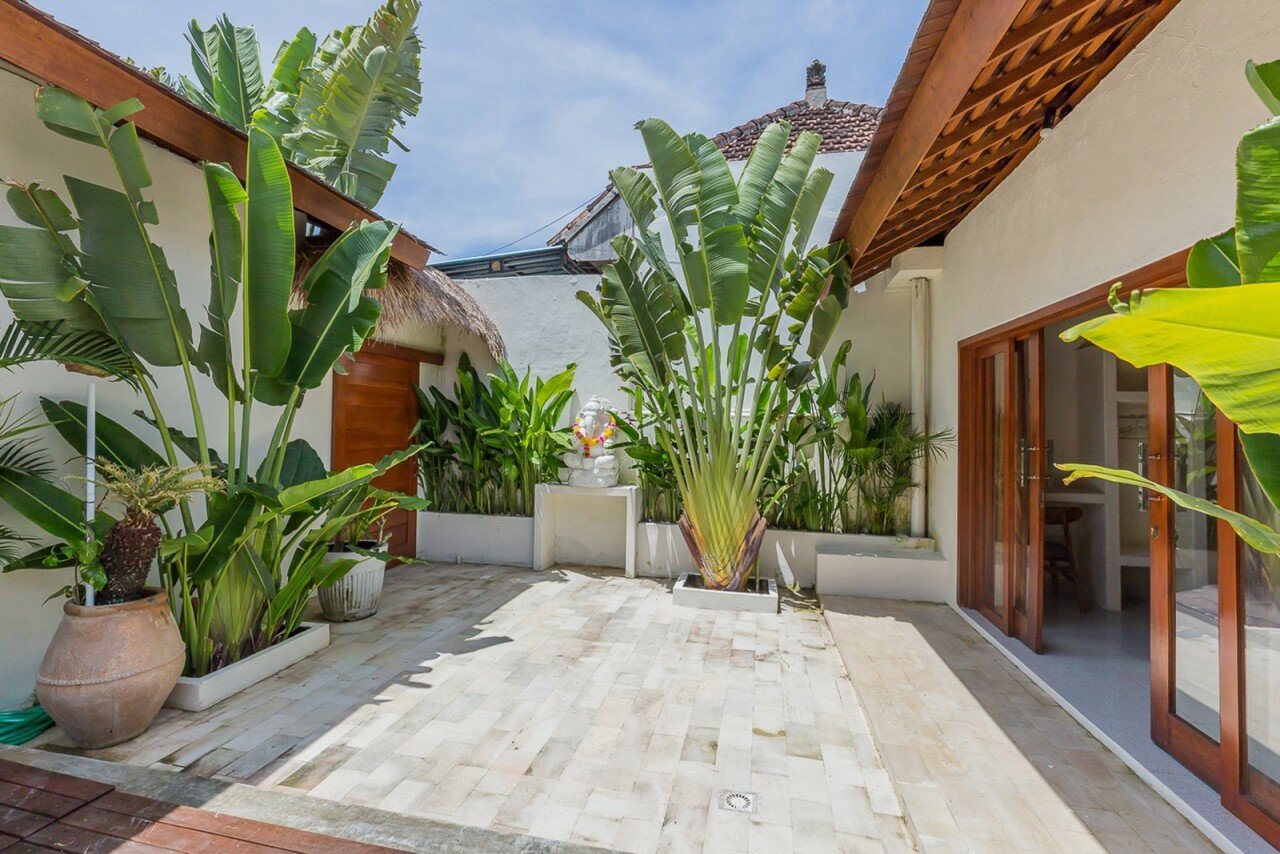 Вилла tropical villas — с бассейном и двориком Кедонганан 4 и более спален