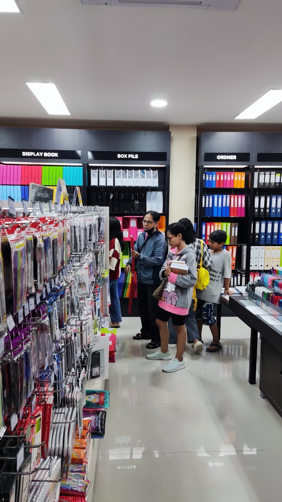 Gramedia Teuku Umar