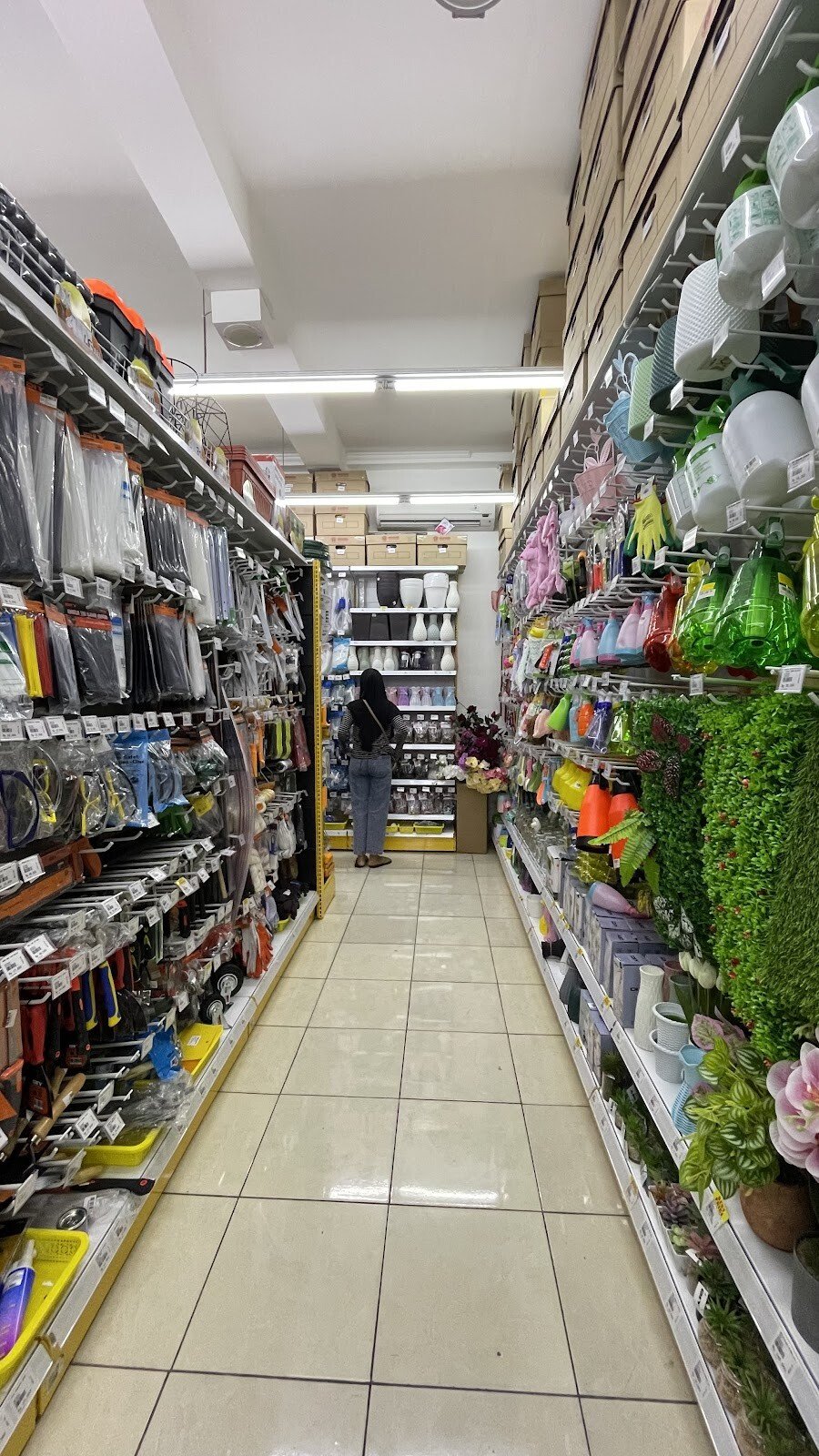 MR. DIY Sesetan