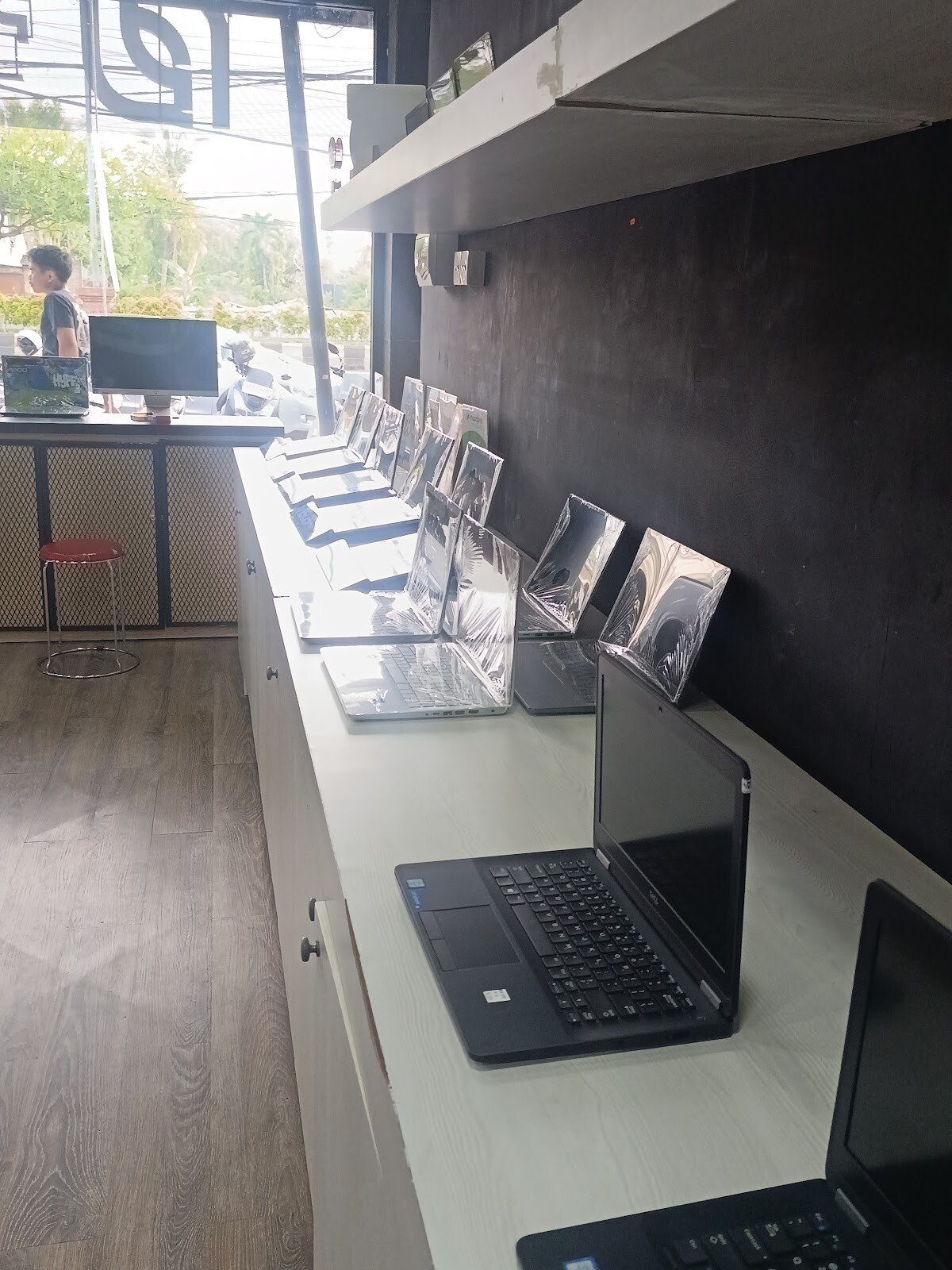 Putrajaya Laptop Jimbaran
