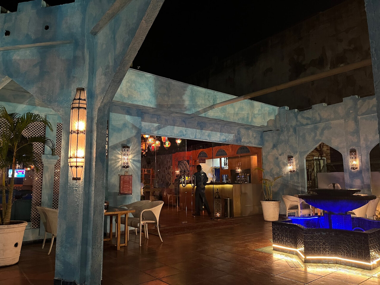 Shisha Cafe مطعم عربي/ شيشة