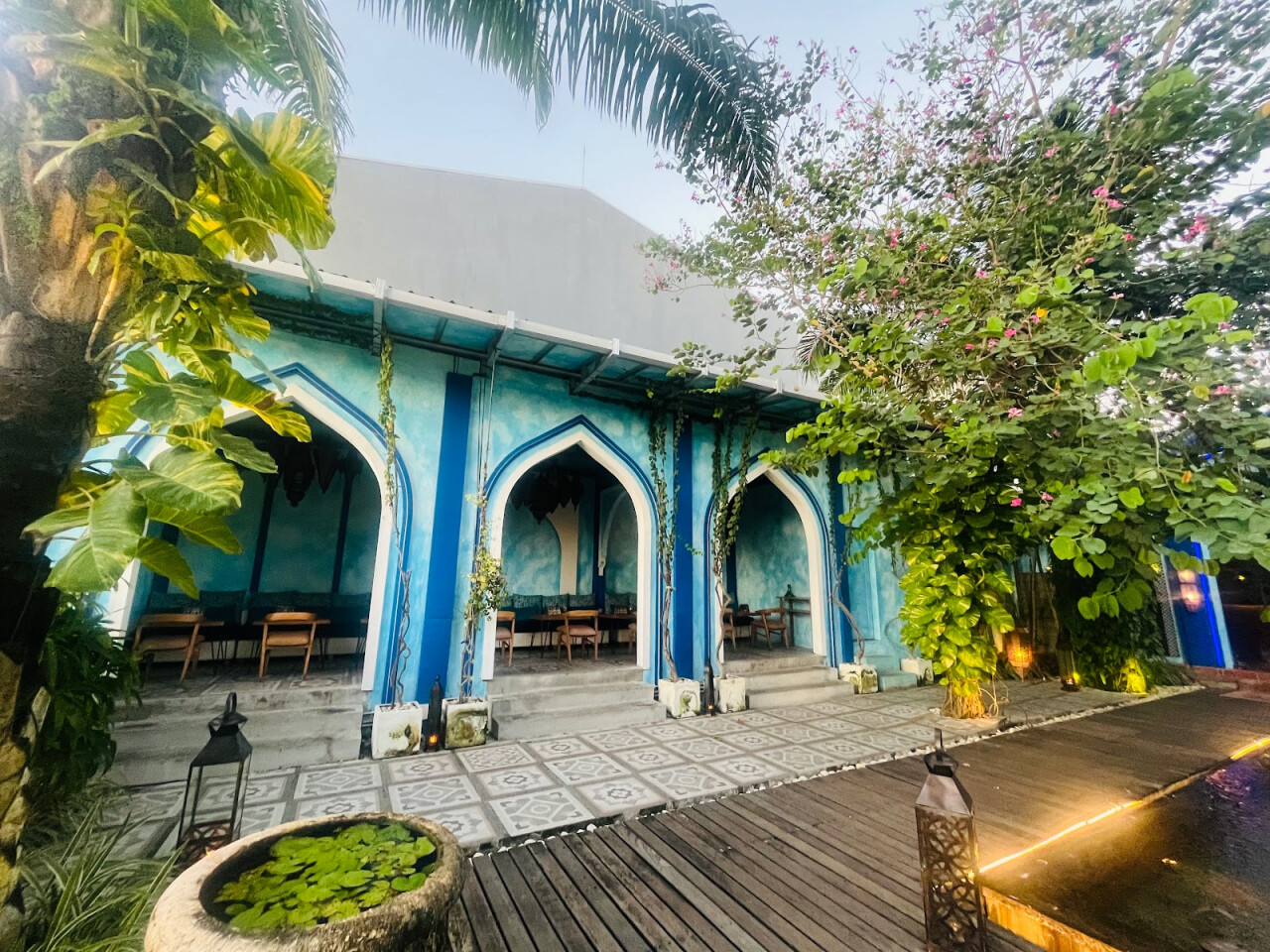 Shisha Cafe مطعم عربي/ شيشة