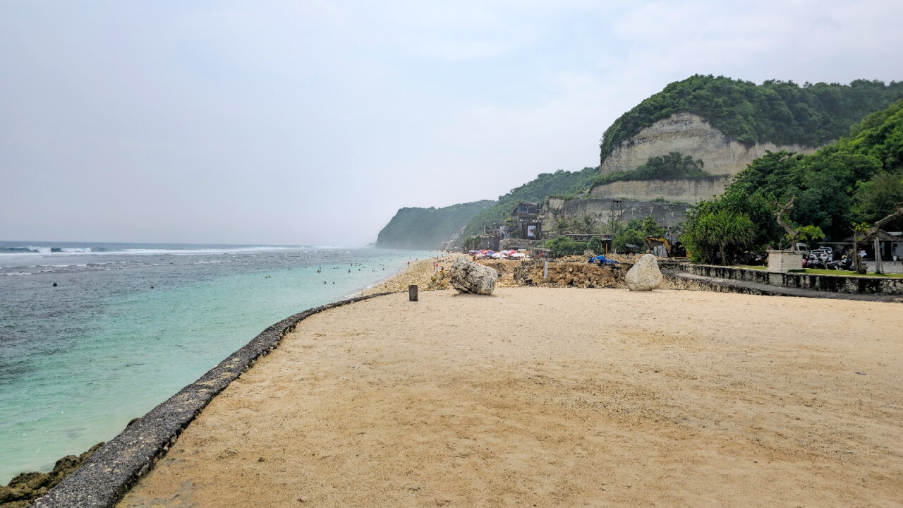Пляж Меласти (Pantai Melasti)
