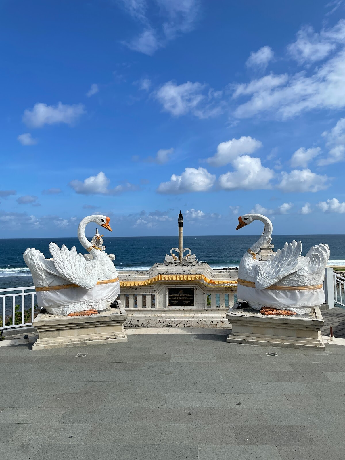 Пляж Меласти (Pantai Melasti)