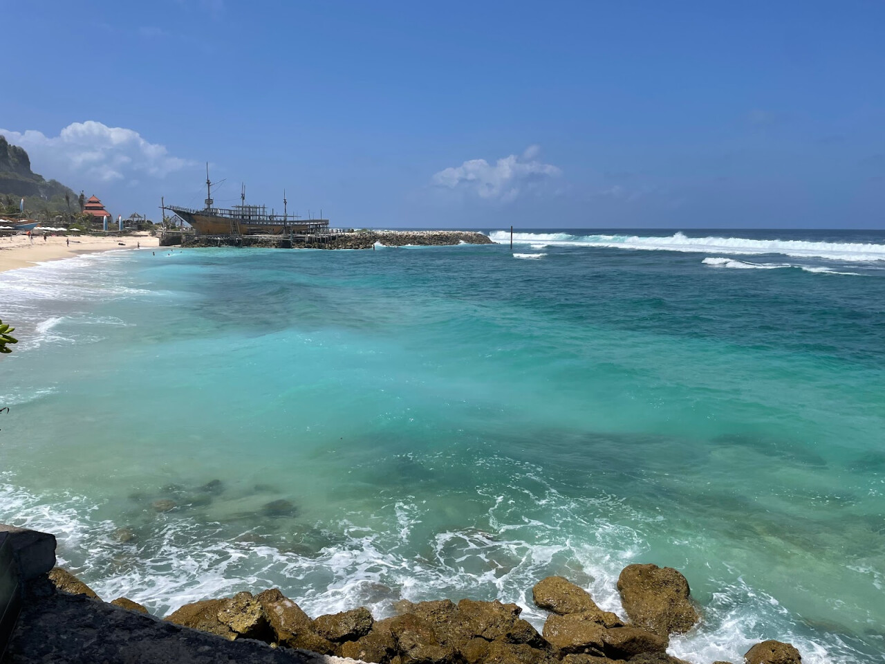 Пляж Меласти (Pantai Melasti)