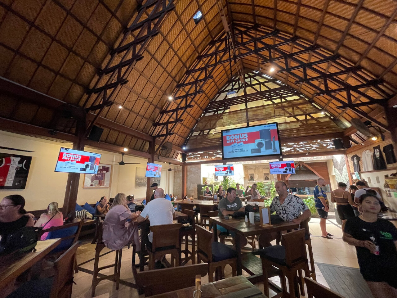 Lucky Day Sports Bar Bali