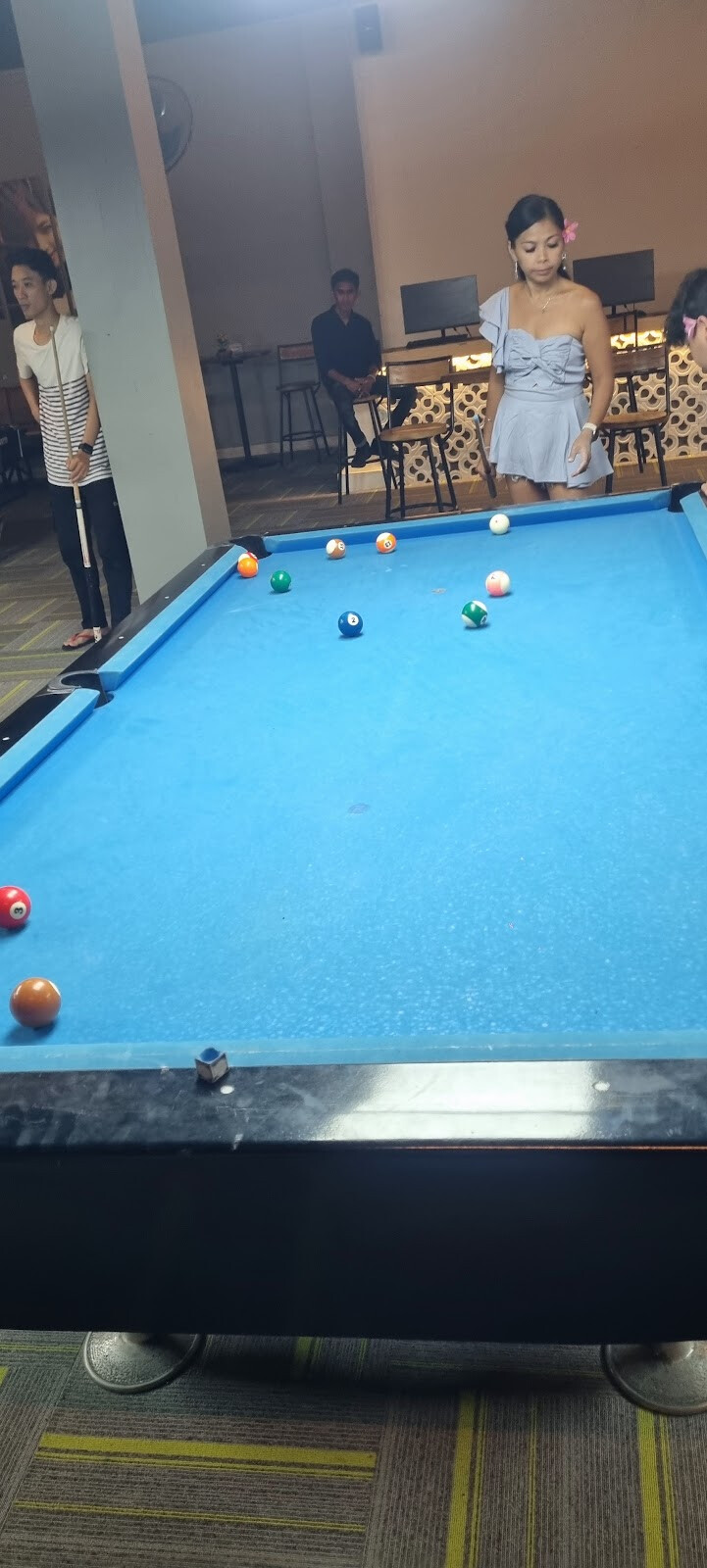 D'legend billiard sport bar