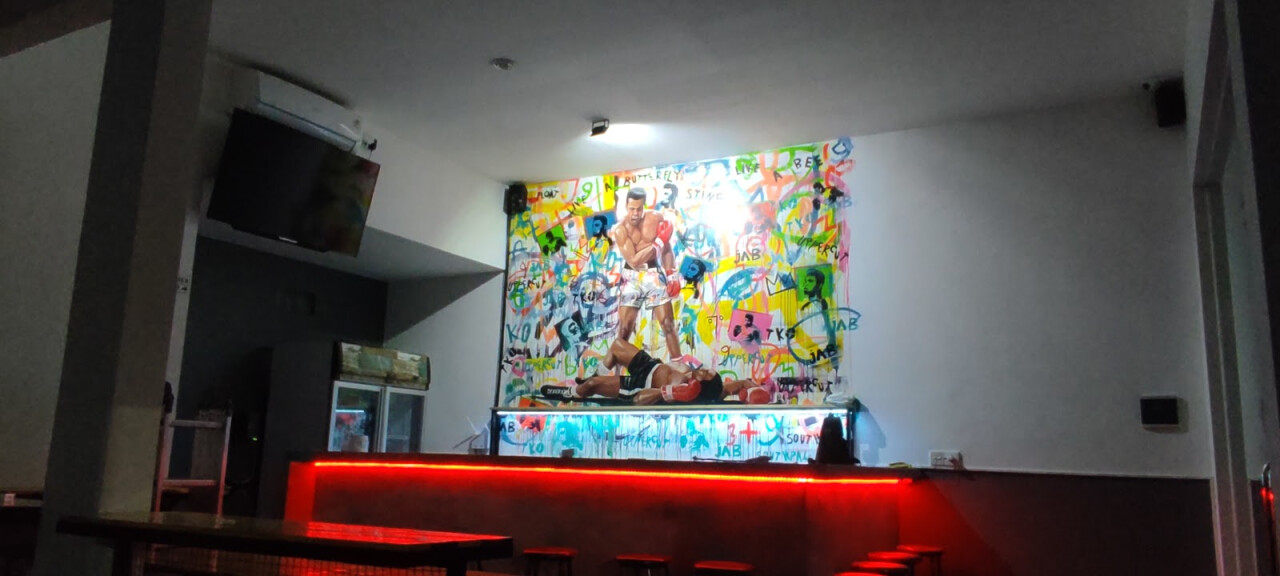 KNOCKOUT BAR