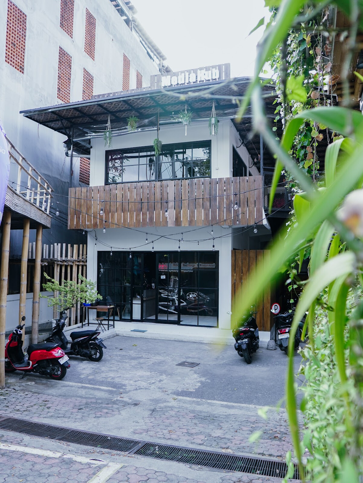 MediaFUN — Karaoke/Cinema Rooms