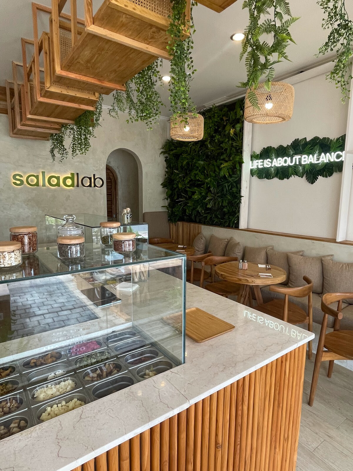 Salad Lab Padang-Padang