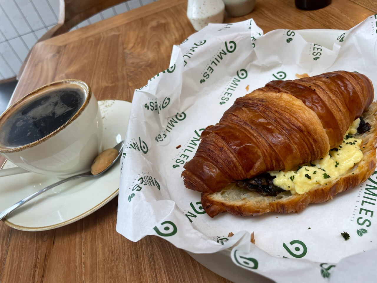 Nine Miles Coffee & Eatery Нине Милес Кофе, Кафе на Бали