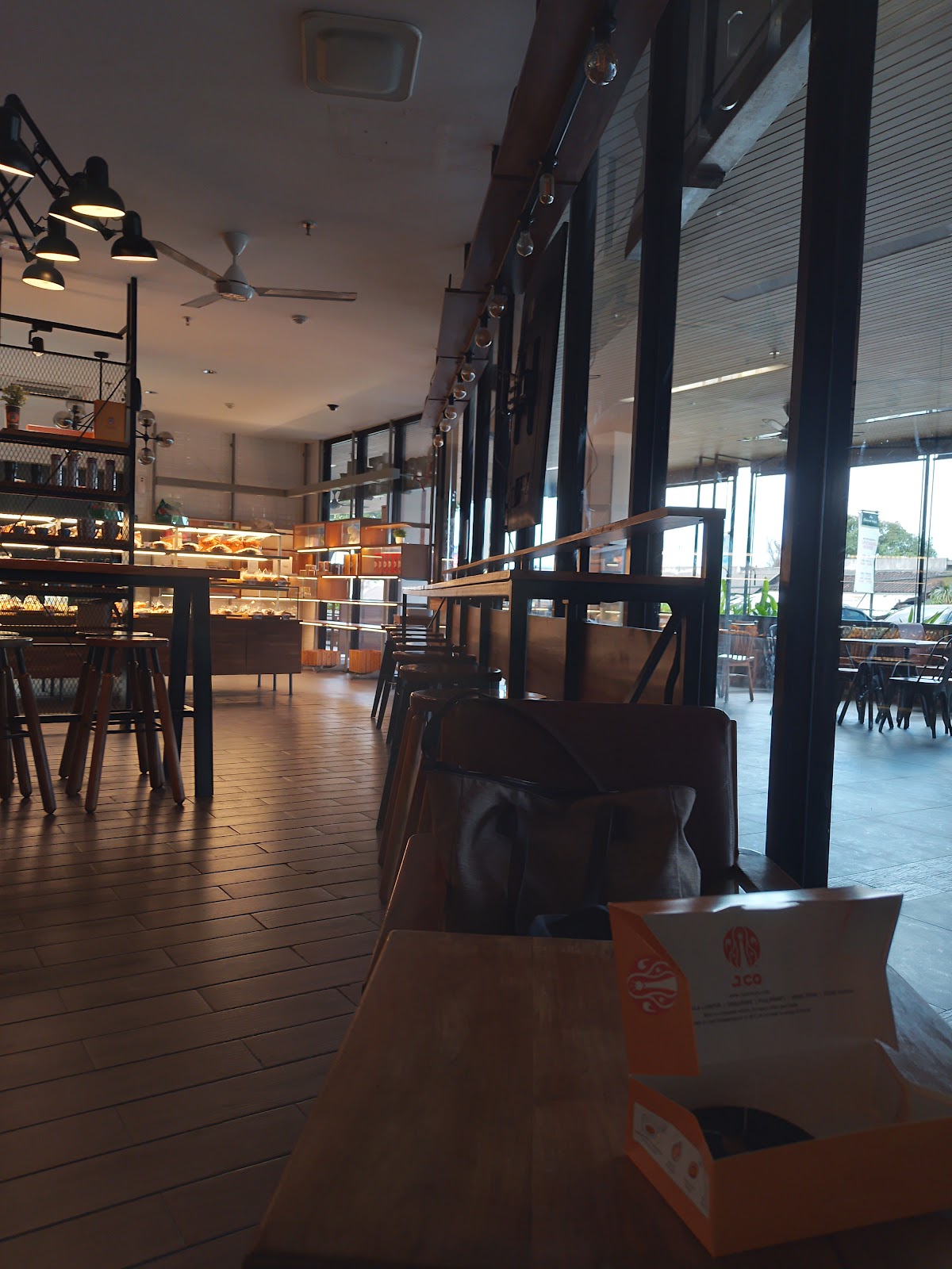 J.Co Donuts & Coffee