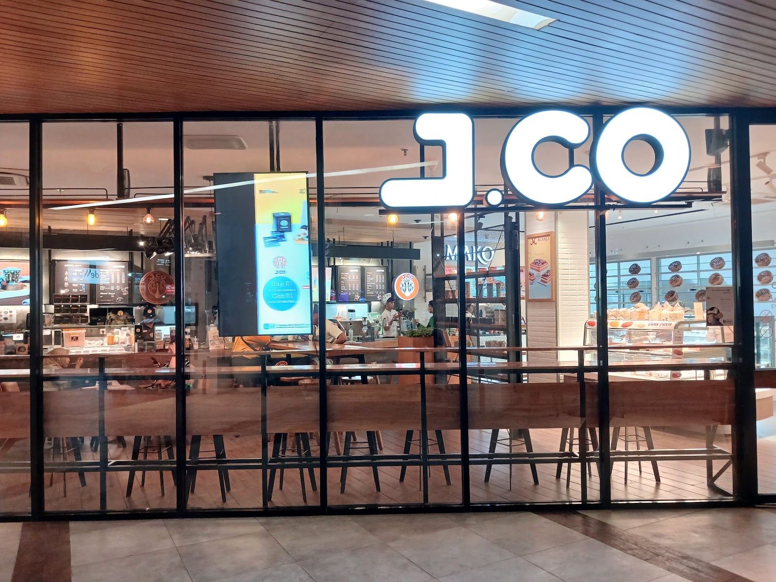 J.Co Donuts & Coffee