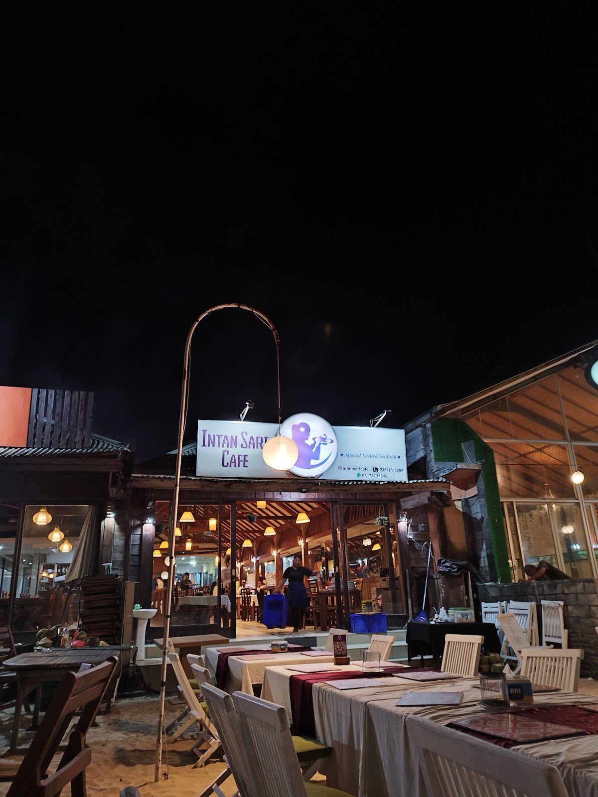 Nyoman Cafe Muaya Beach
