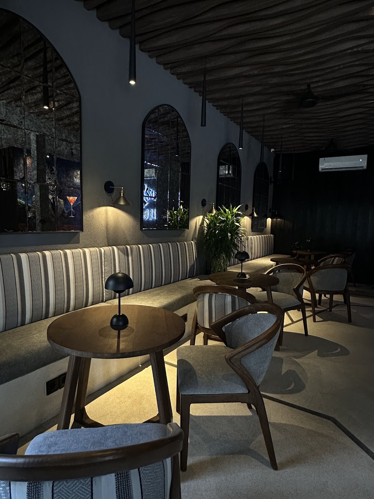 Zebra Cocktail Bar