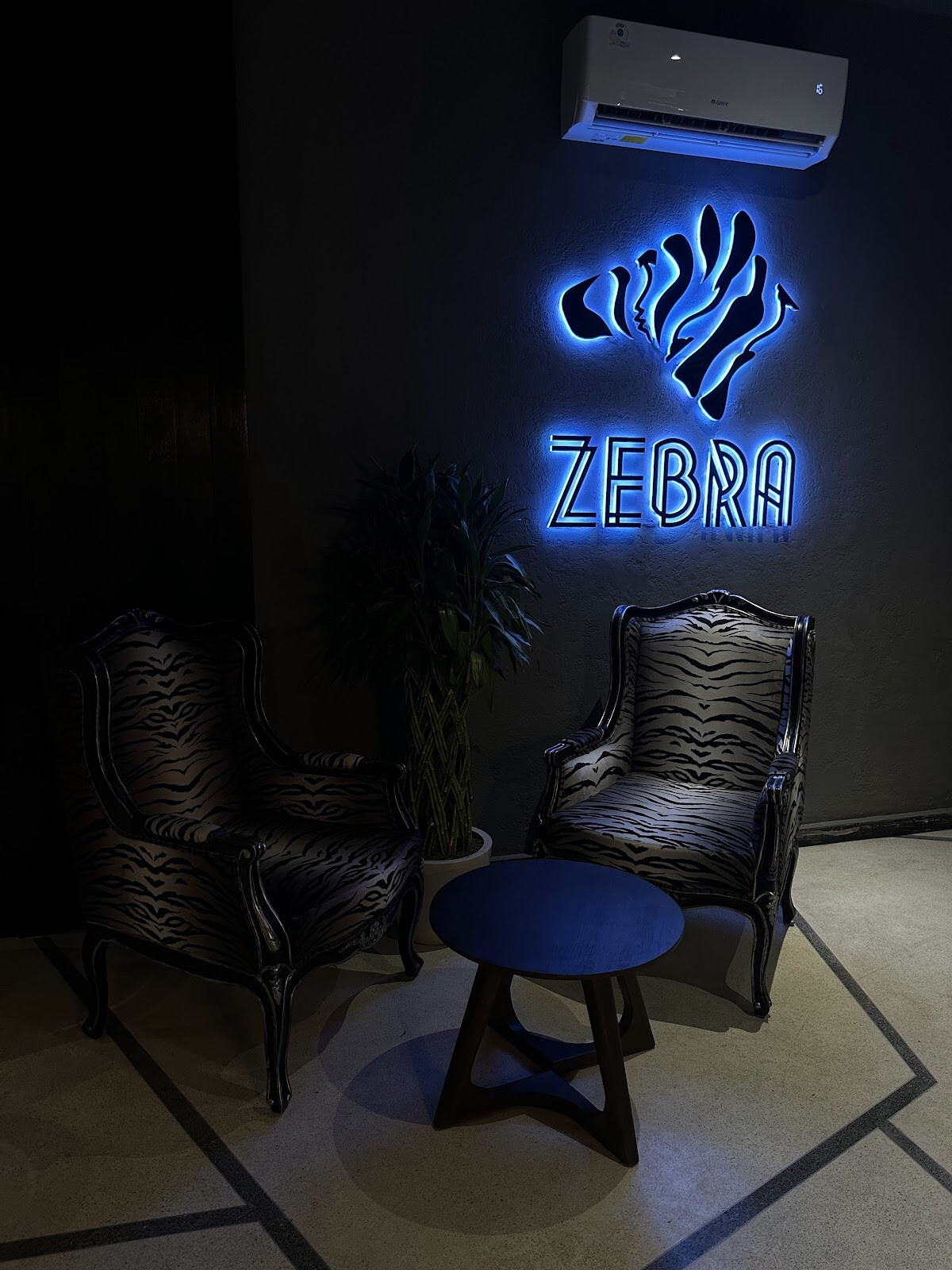 Zebra Cocktail Bar
