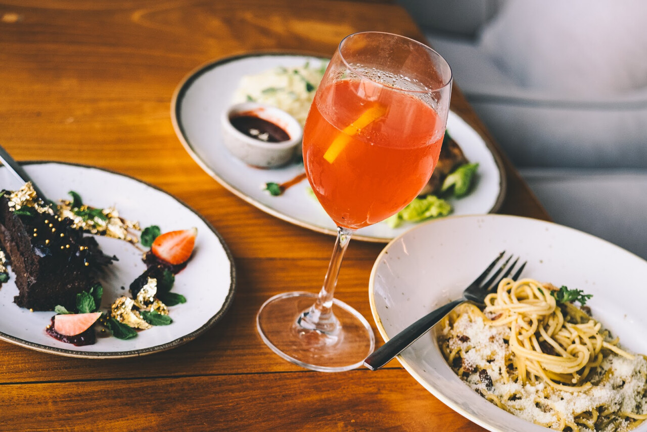 Murmur lounge restaurant