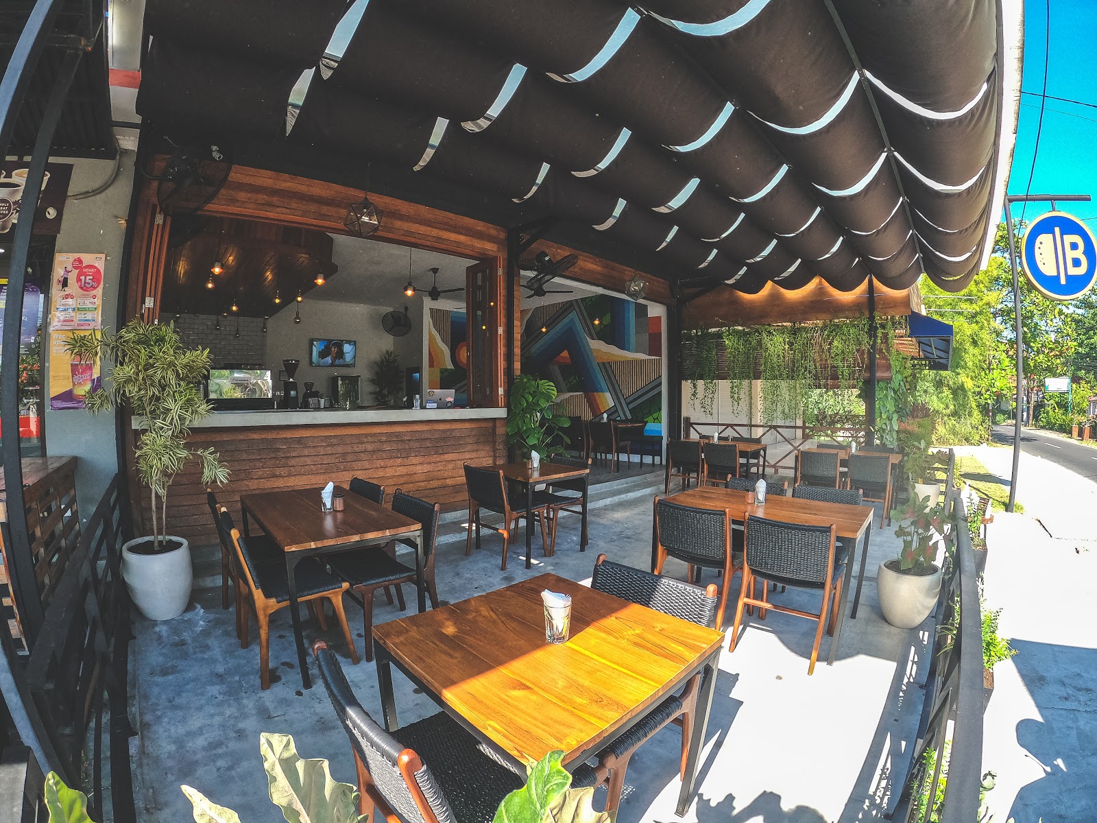 Rise & Shine Cafe Bumbak