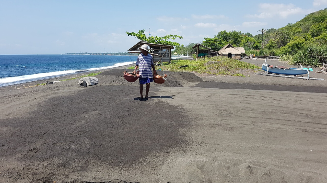 Pesinggahan Natural Salt Farmer