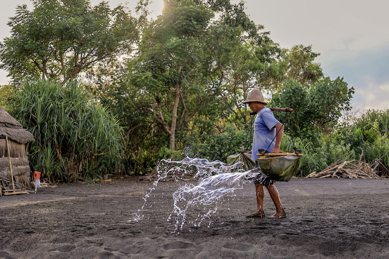 Pesinggahan Natural Salt Farmer