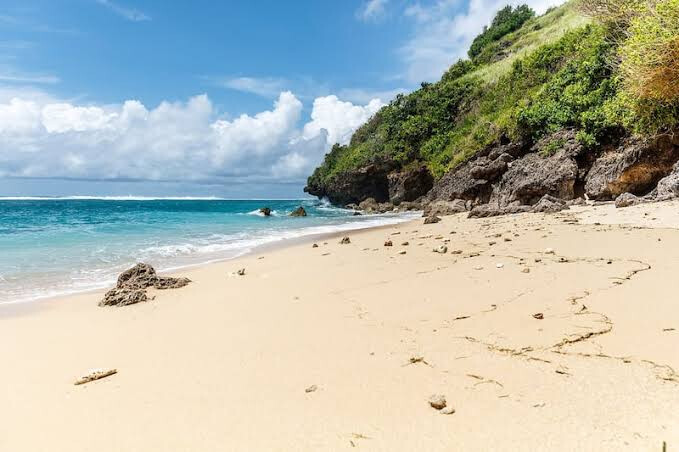 Pantai Gunung Payung